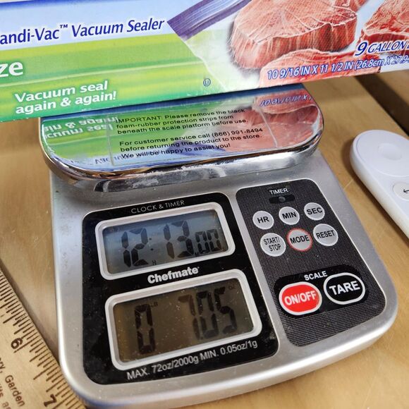 Reynolds Handi-Vac Vacuum Freezer Bags 9 x Gallon Size NOS Sealed Box - Picture 6 of 6